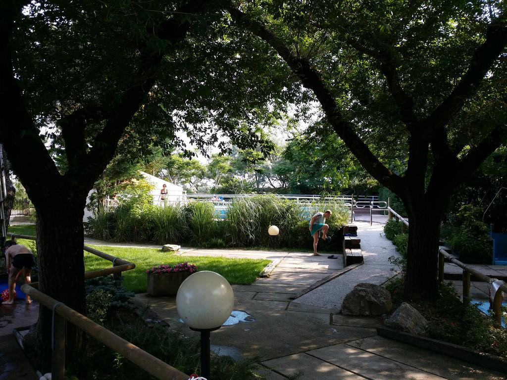 Holiday Center Valdor Кавалино-Трепорти Екстериор снимка