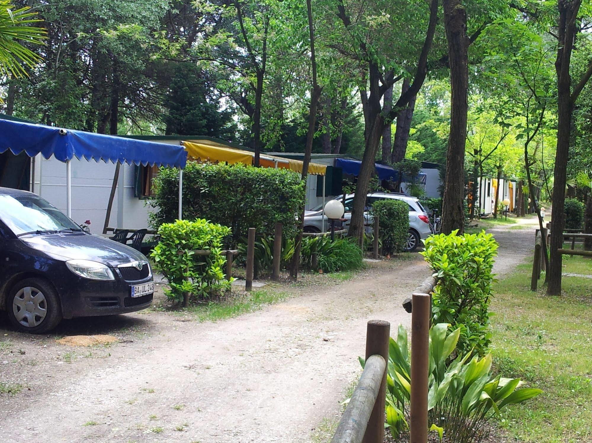 Holiday Center Valdor Кавалино-Трепорти Екстериор снимка