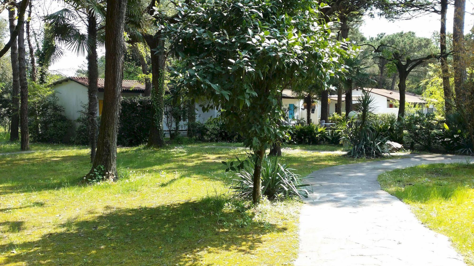Holiday Center Valdor Кавалино-Трепорти Екстериор снимка